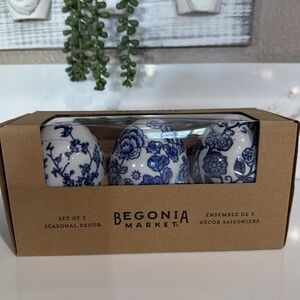 Begonia Market Set of 3 Blue & White Egg Decor